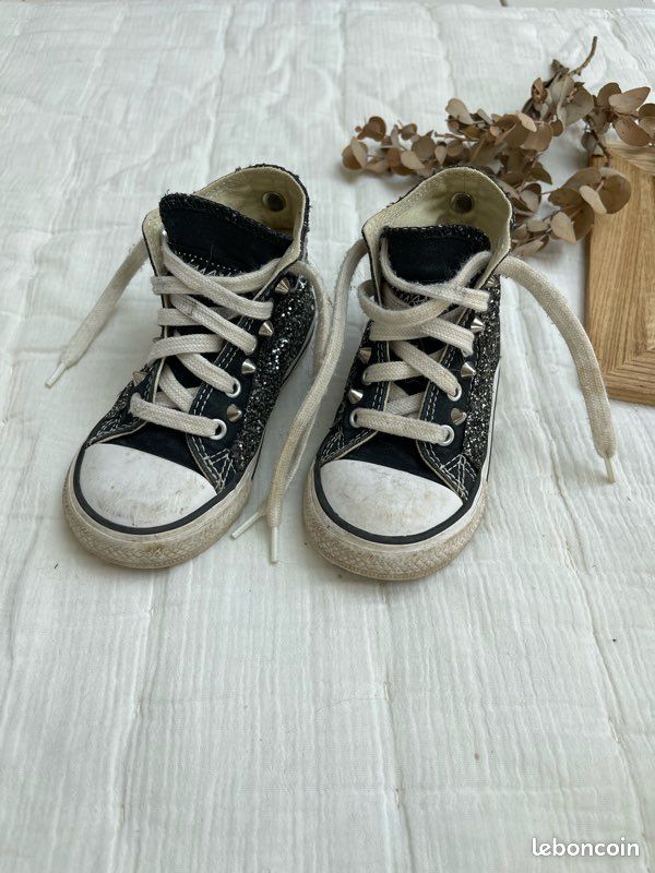 Converse montante à paillettes et clous Taille 24 Chaussures