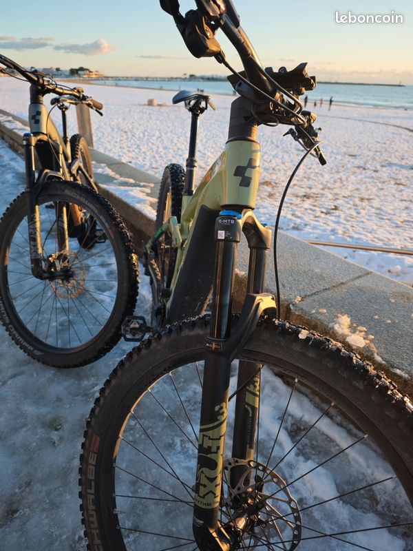 VTT eMTB - E-mountain bike CUBE (image 4)