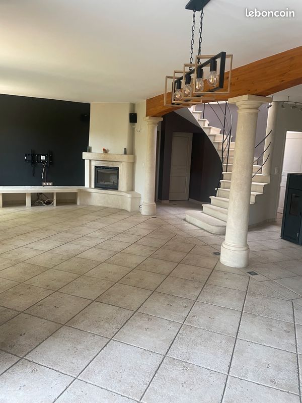 Maison 5 pièces 157 m² · à Valréas · 157 m² · 378 000 €