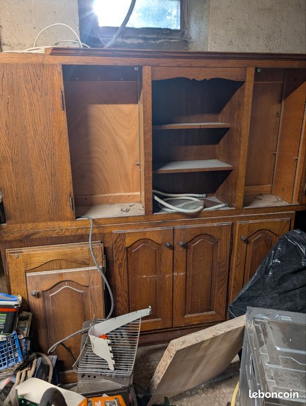 Meuble en bois (image 1)