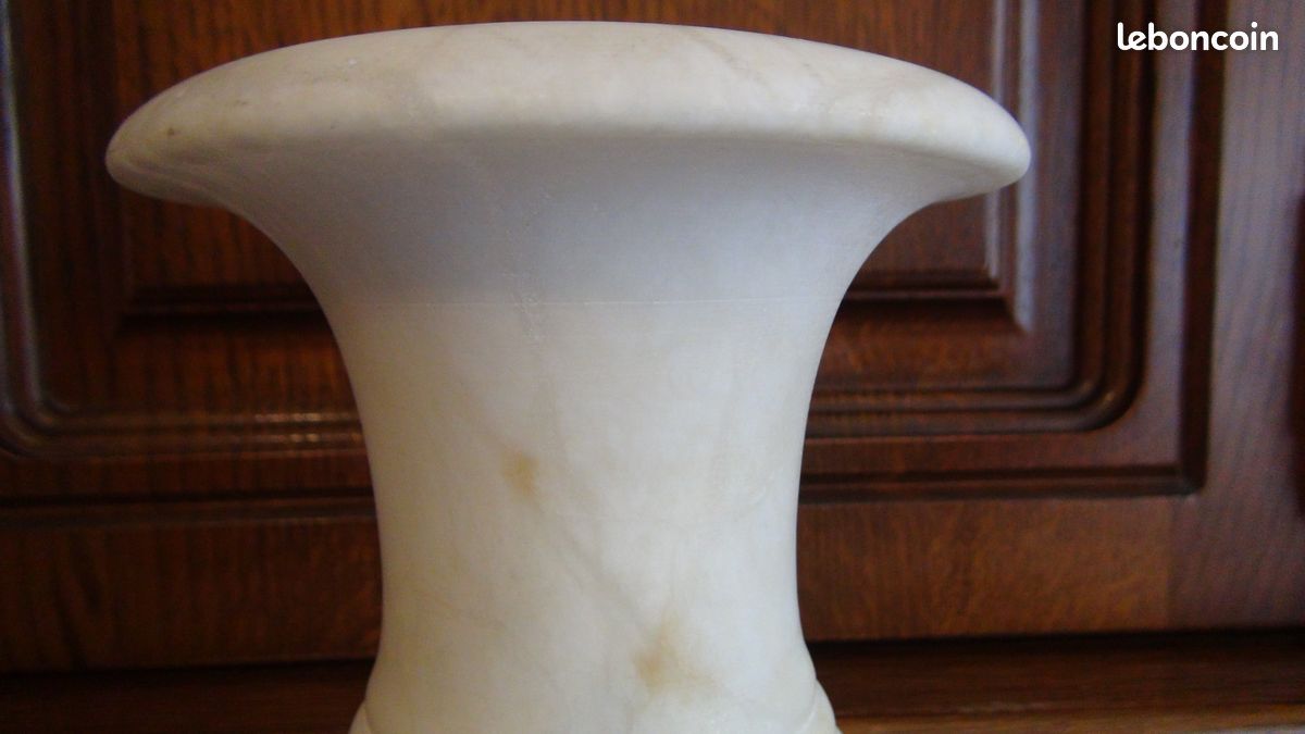 Vase En Albâtre Marbré - 23 Cm De Haut X 11,5 Cm De Diamètre - Occasion