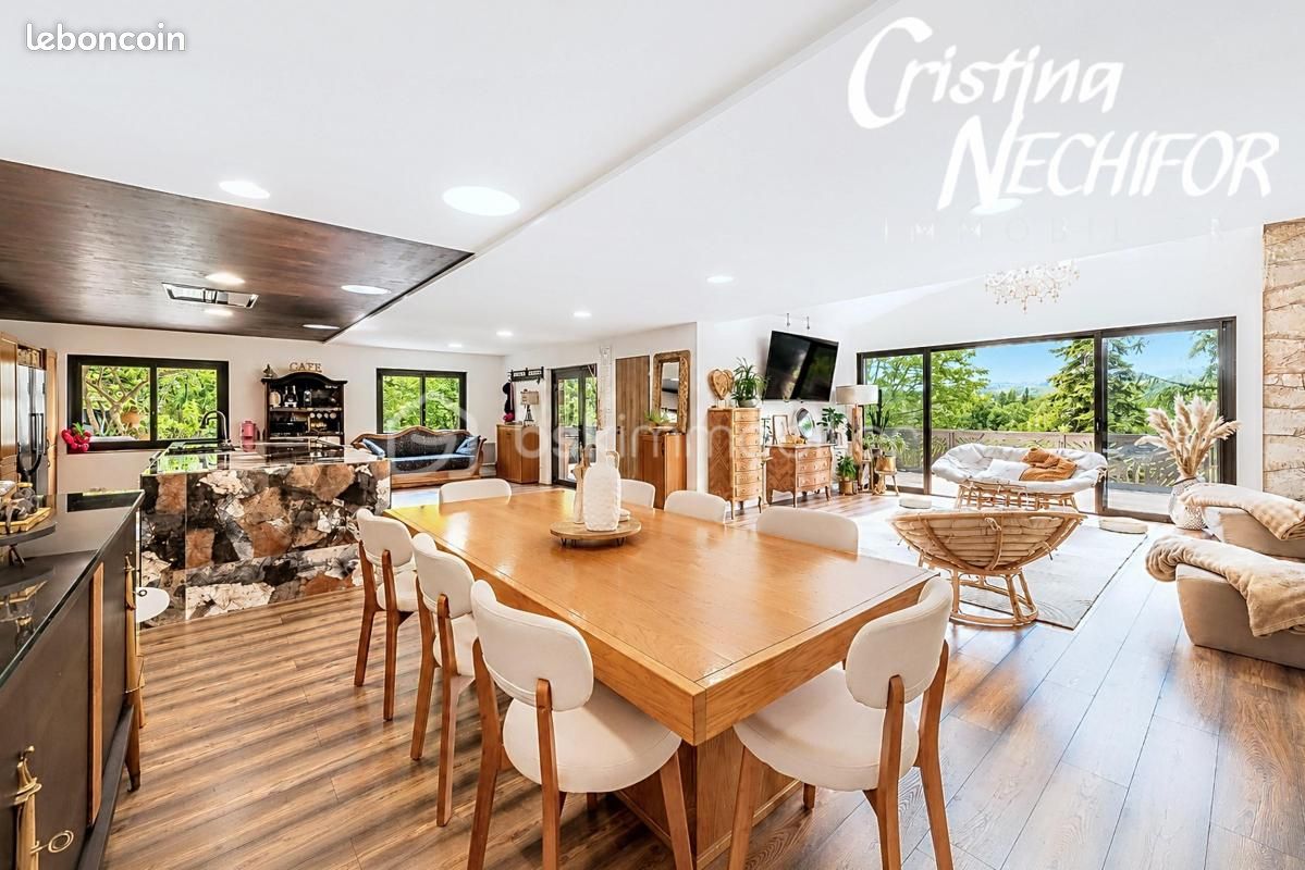 Maison 8 pièces 267 m² · à Chessy · 267 m² · 1 149 000 €