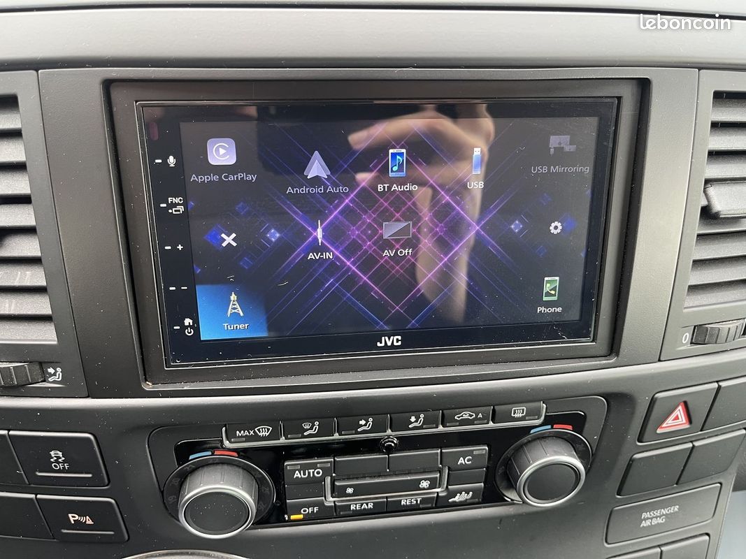 Volkswagen MULTIVAN 2.0 TDI 180CH BLUEMOTION TECHNOLOGY CONFORTLINE (image 16)