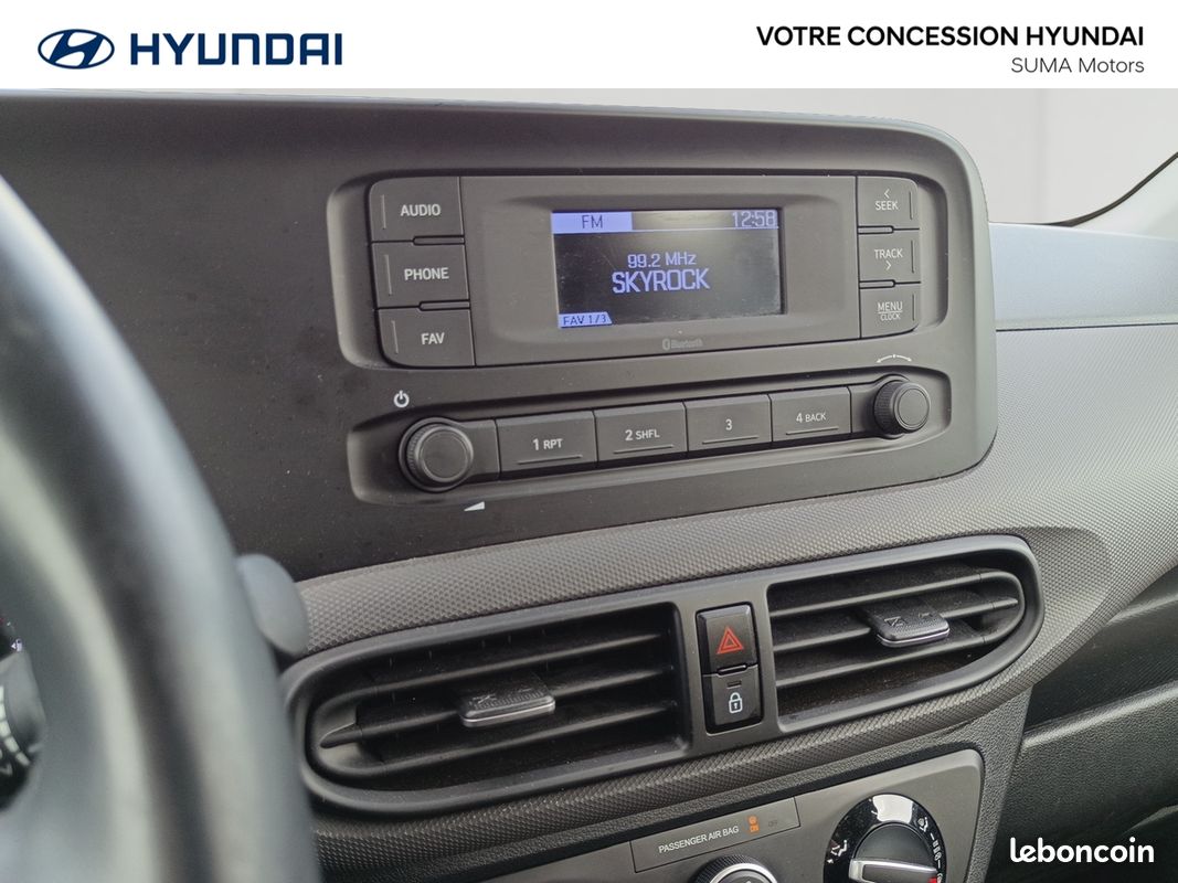 HYUNDAI i10 1.0 67 ECO Intuitive (image 16)