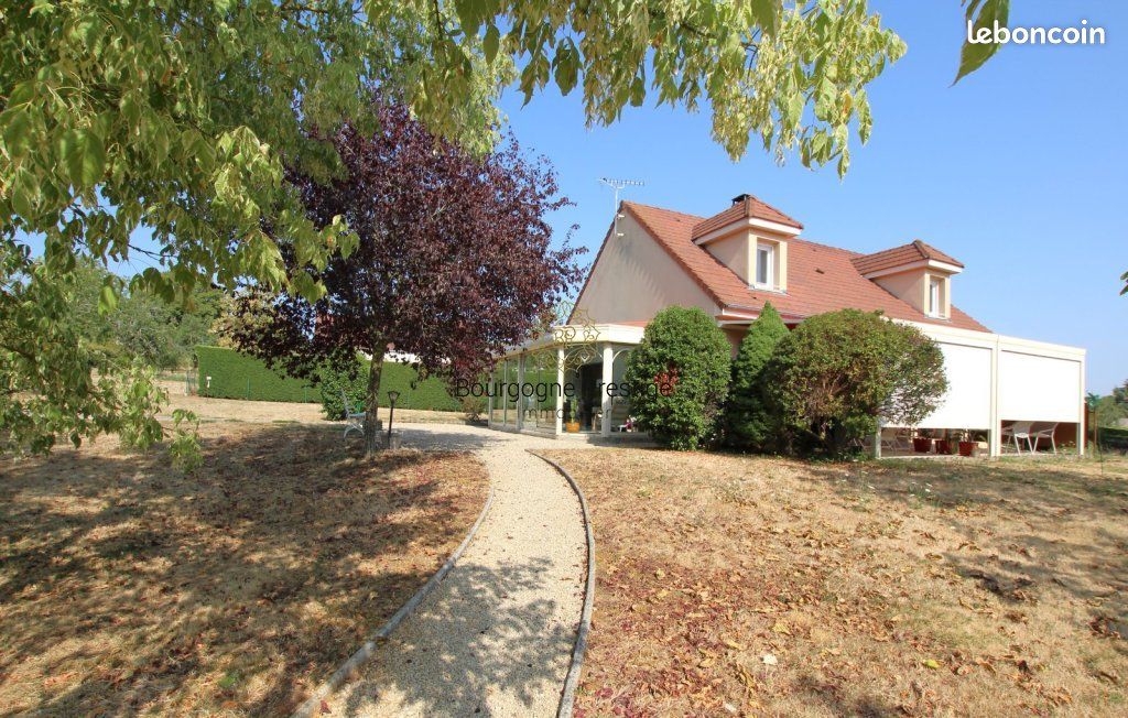 Maison 5 pièces 132 m² · à Saint-Gengoux-le-National · 132 m² · 349 000 €