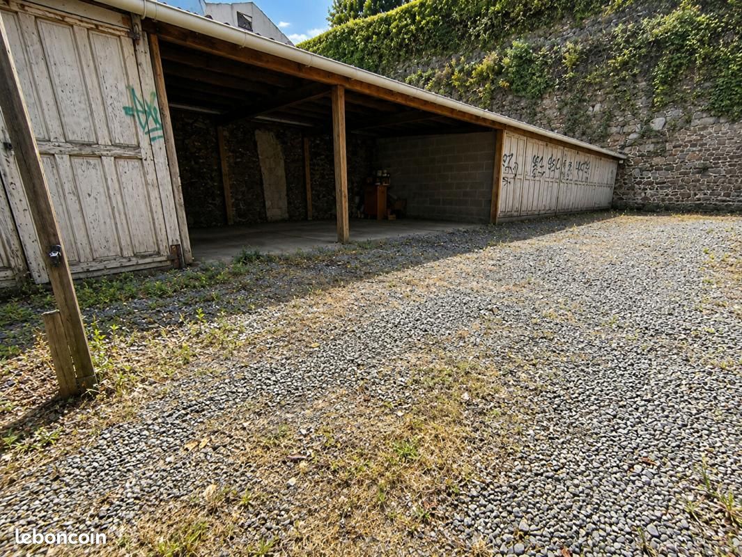 Parking 200 m² · à Saint-Brieuc · 200 m² · 82 000 €