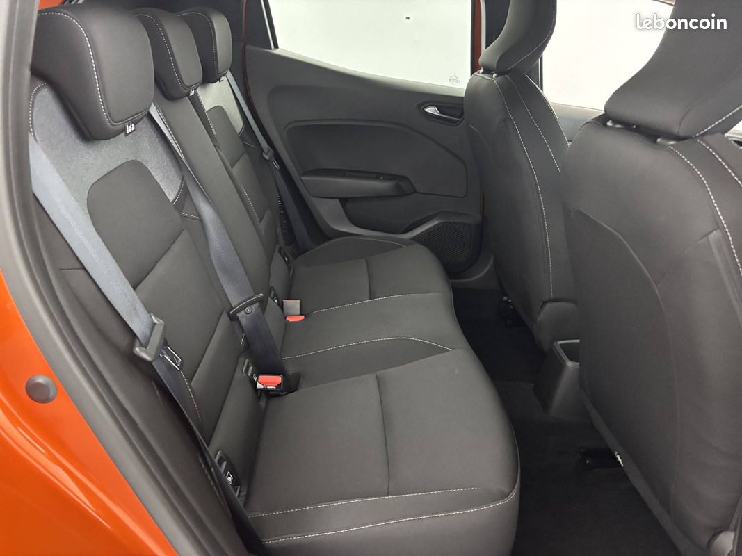 RENAULT Clio E-Tech full hybrid 145 ch GSR2 Evolution (image 16)