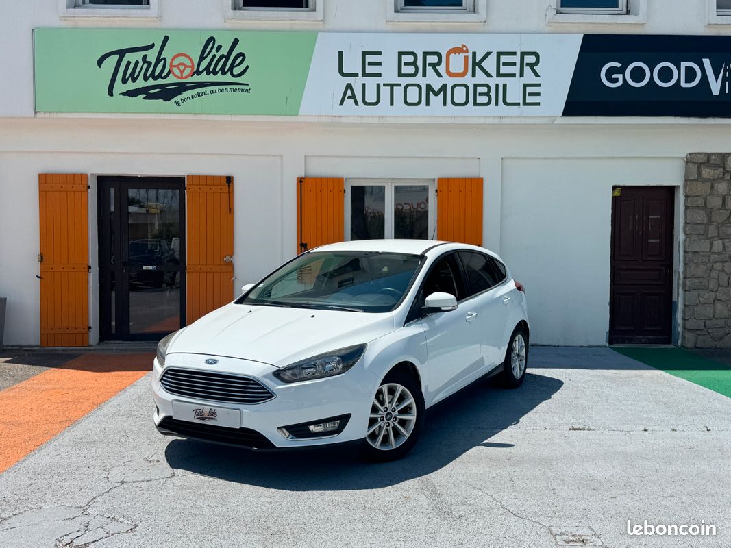 Ford Focus - 1.0 EcoBoost 125ch - Stop&Start - Titanium - Attelage - faible kilométrage (image 1)