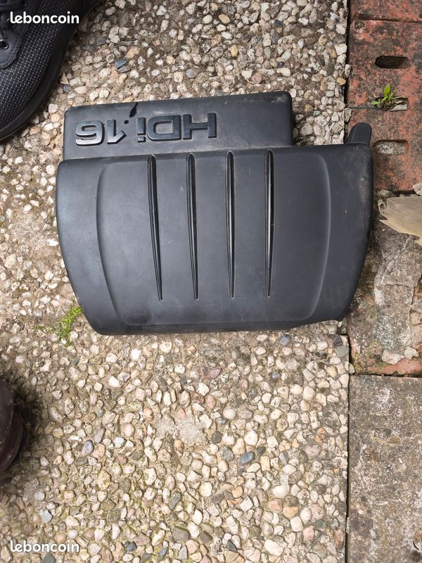 Cache moteur Peugeot Citroën 1,6 hdi (image 1)