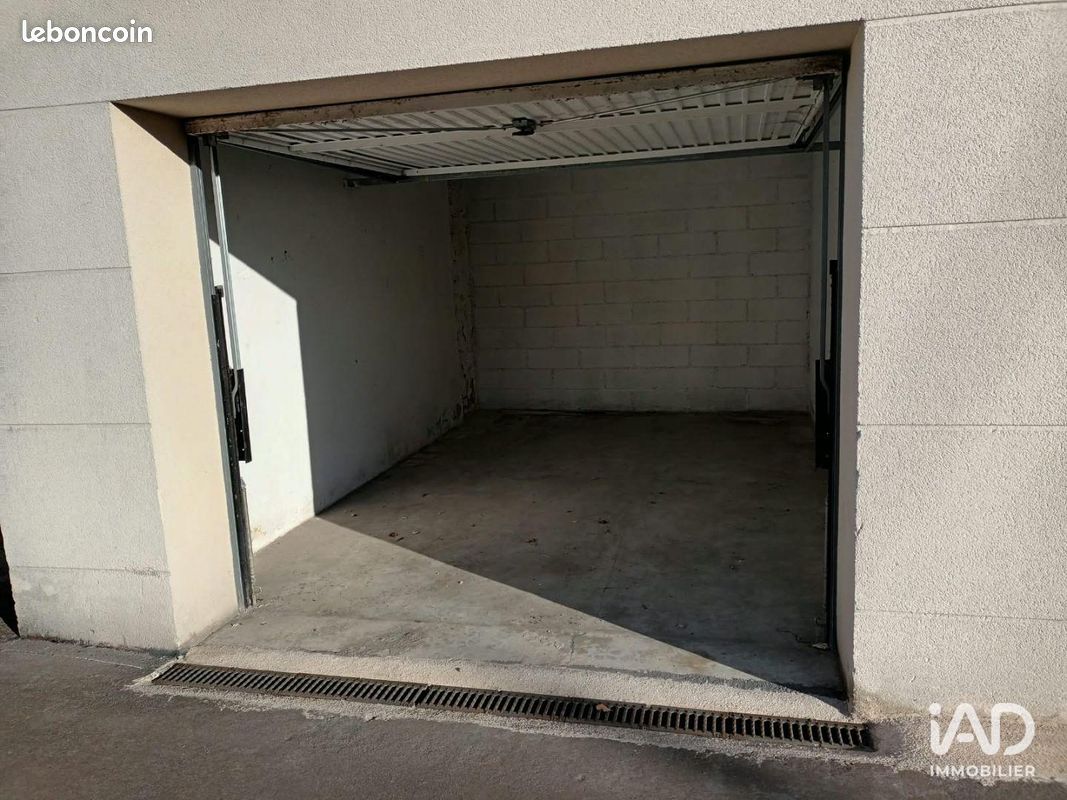 Parking 14 m² · à Pontault-Combault · 14 m² · 125 €/mois