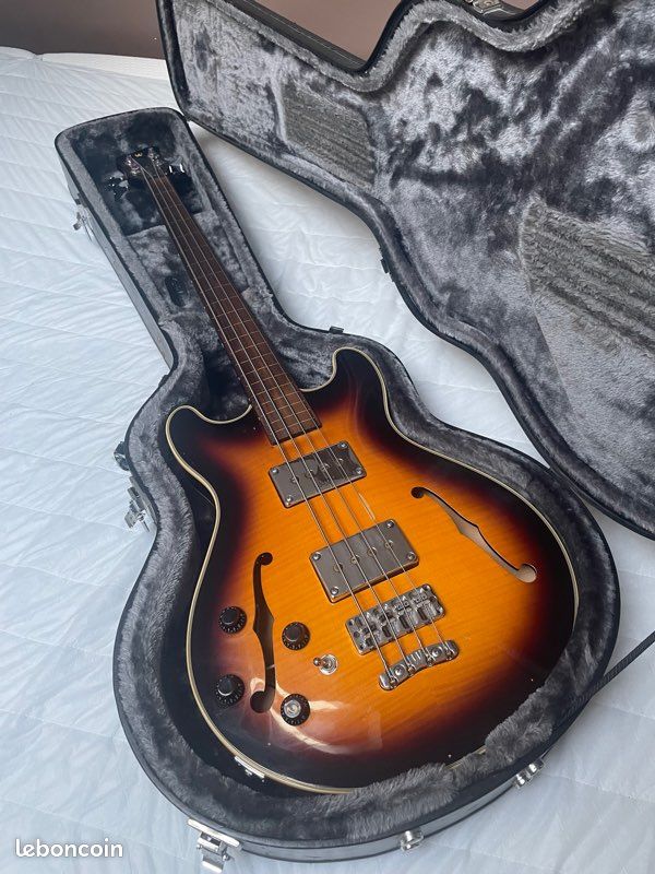 Basse fretless Warwick star bass (image 2)