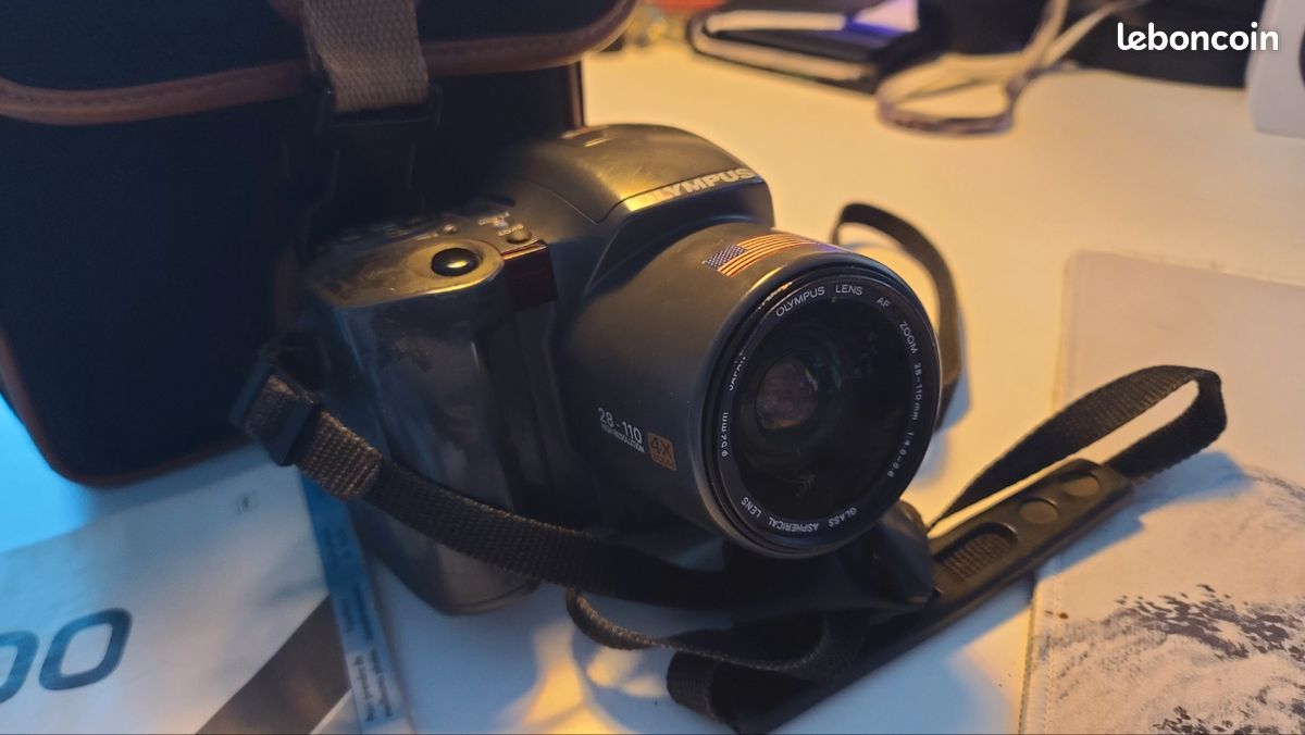 Appareil photo hybride Olympus E-M10 MARK II + OBJECTIF 14-42MM II R + SACOCHE + CARTE SD 8 GO - DARTY Réunion