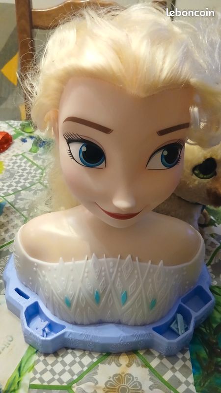 Tête à coiffé (image 1)