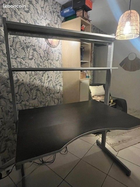 Bureau IKEA (image 1)