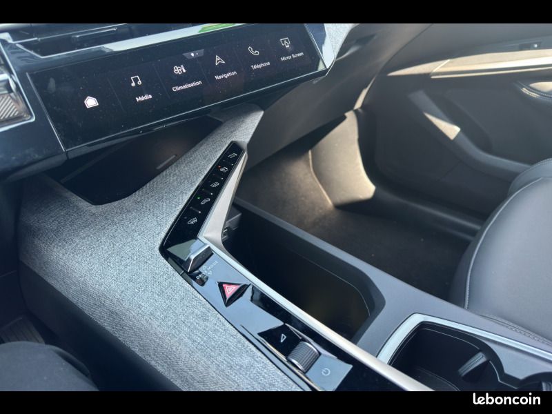 Peugeot 5008 Hybrid 136 e-DCS6 Allure (image 16)