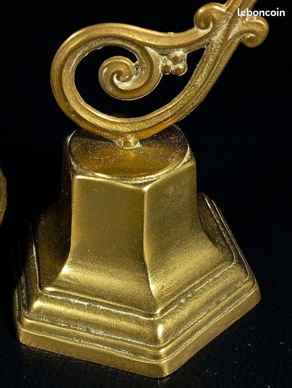 Belle balance romaine en laiton doré à plateau suspendu – Décoration vintage (image 5)