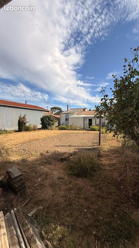 Terrain constructible · à Saint-Philbert-de-Grand-Lieu · 85 000 €