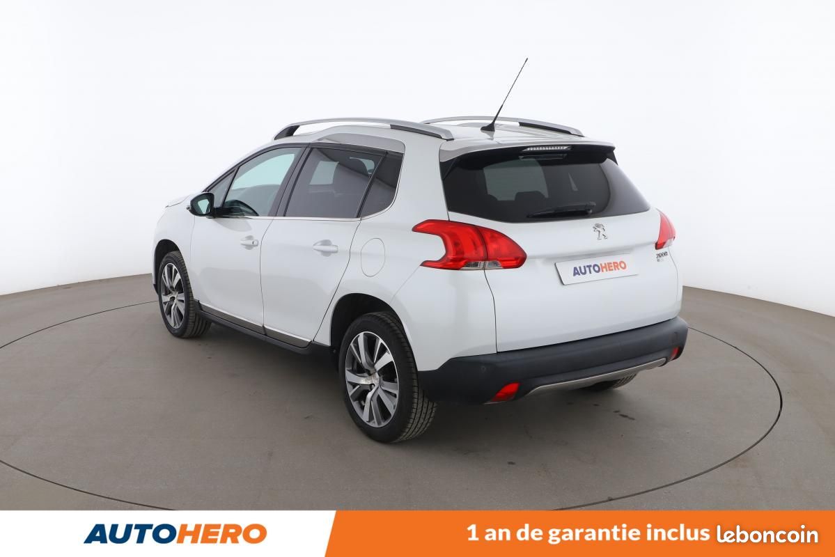 Peugeot 2008 1.6 eHDi Feline Titane 115 ch Voitures