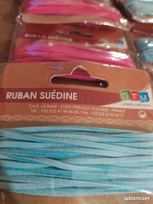 Ruban de suédine neuf bleu et fushia 6x5metres (image 2)