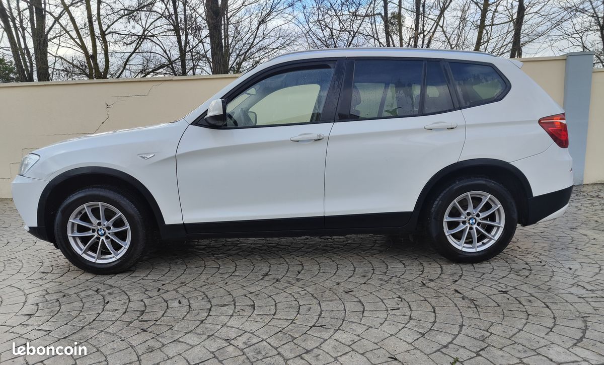 BMW X3 II F25 xDrive 20d A 2.0d 184 boite auto 8 / Caméra... (image 9)