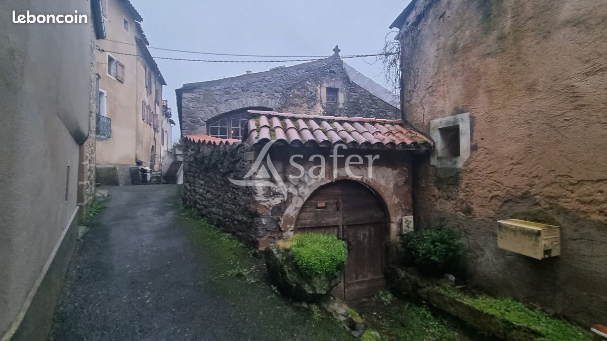 Maison 4 pièces 70 m² · à Lapanouse-de-Cernon · 70 m² · 40 000 €