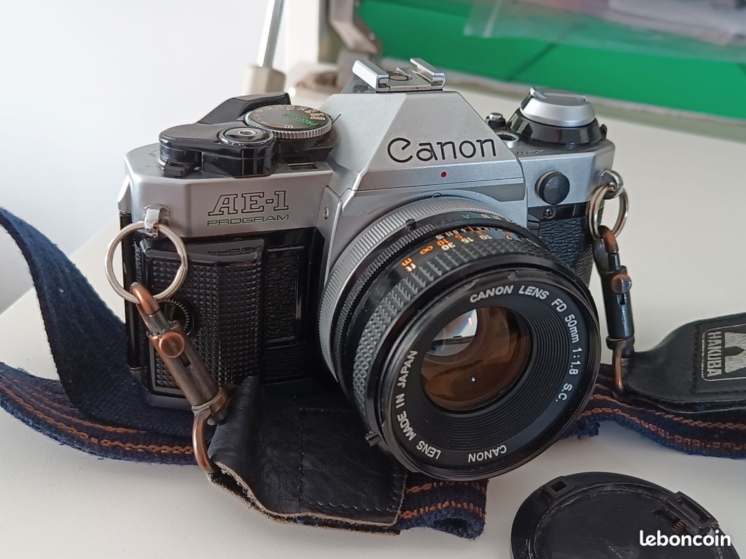 Appareil Photo Canon AE-1 Argenté Avec Objectif 50mm - état Fonctionnel