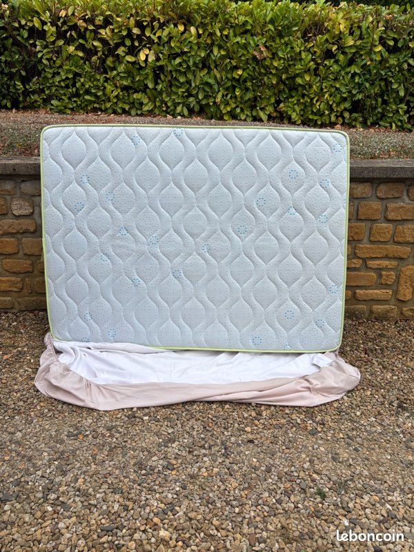 Matelas deux personnes (image 1)