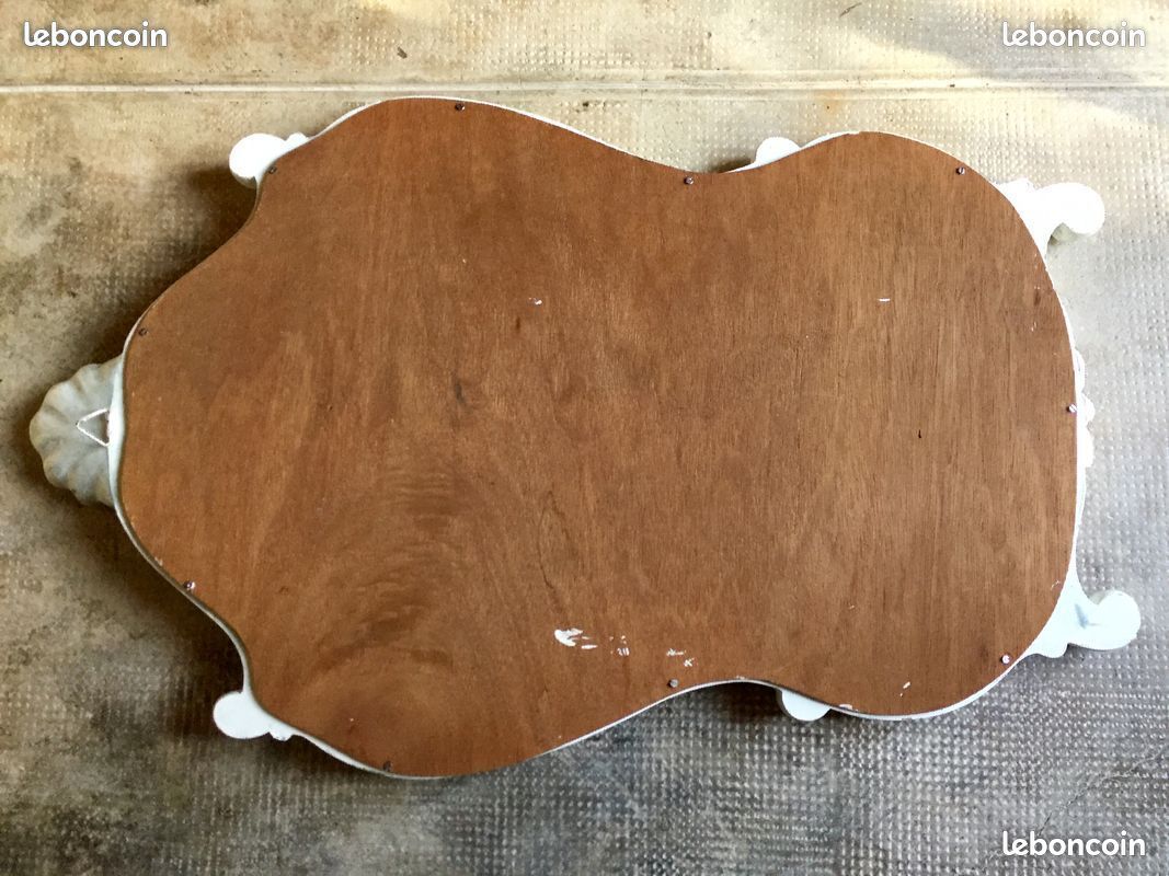 Ancien miroir orné en bois de style Shabby Chic, fronton coquille, finition blanc patiné, modèle du début de XXème siècle (image 8)