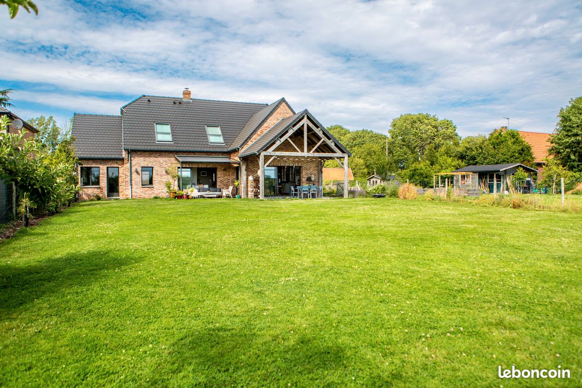 Maison 9 pièces 206 m² · à Gommegnies · 206 m² · 565 000 €
