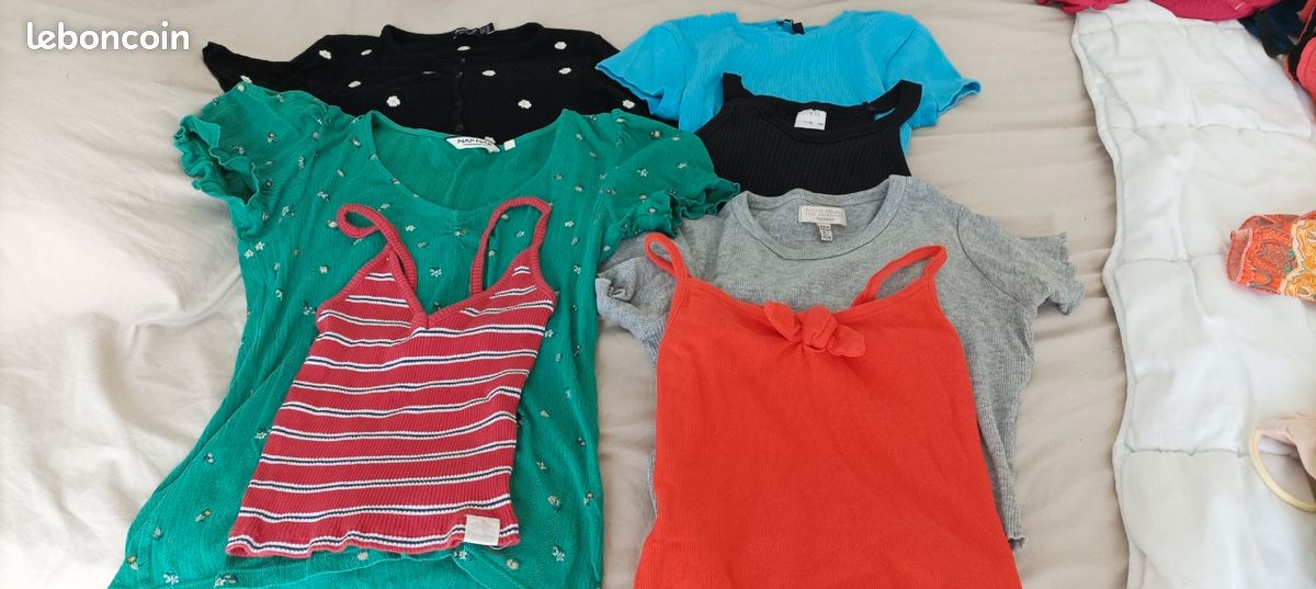 Lot de tops et petits haut colorés (image 1)