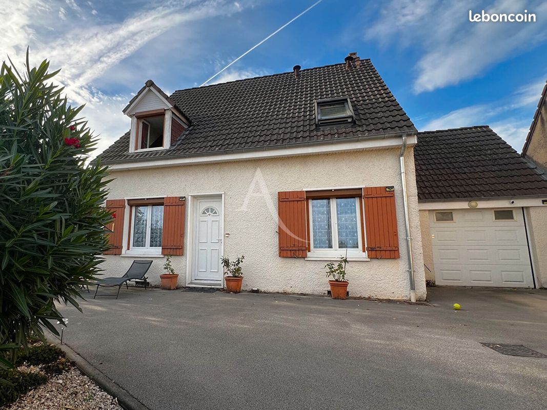 Maison 5 pièces 108 m² · à Lux · 108 m² · 185 000 €