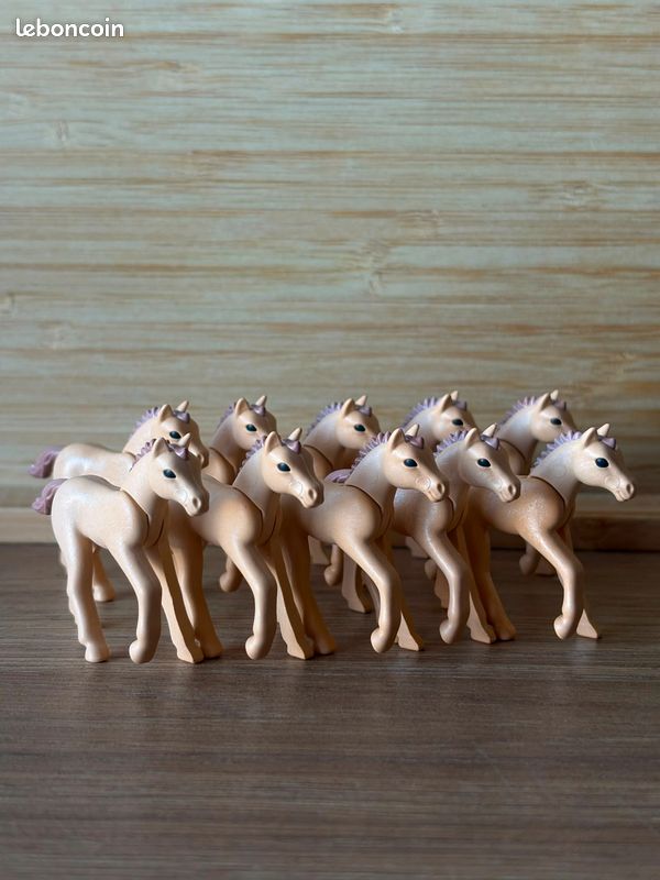 Playmobil poulain x10 (image 1)
