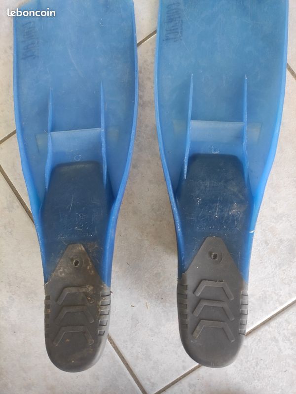 Vend paire de palmes Beuchat 36-38 (image 2)