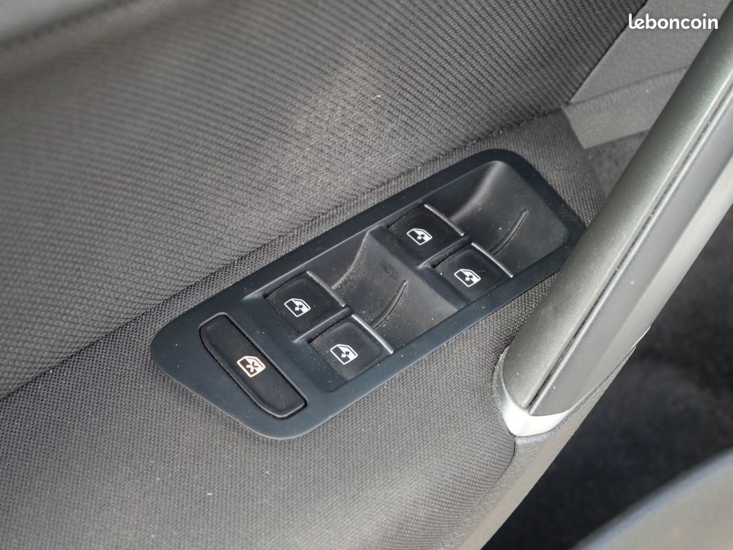 VOLKSWAGEN GOLF (7) 2.0 TSI 245 DSG7 GTI Performance (image 16)