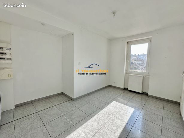 https://img.leboncoin.fr/api/v1/lbcpb1/images/fd/96/21/fd9621c660bdade21602644de44b11d97072016b.jpg?rule=ad-image