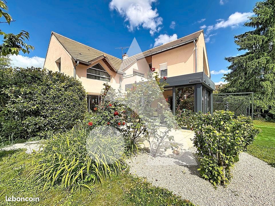 Maison 7 pièces 182 m² · à Chalon-sur-Saône · 182 m² · 440 000 €