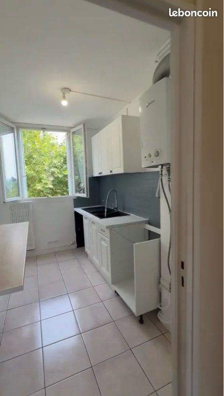Appartement 5 pièces 85 m² · à Pierrelatte · 85 m² · 90 000 €