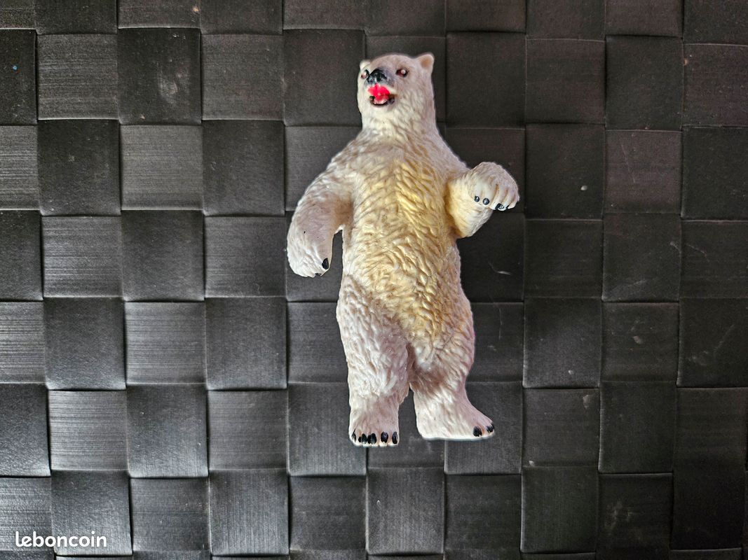 Jeu jouet figurine animal - ours polaire en plastique dur (image 1)