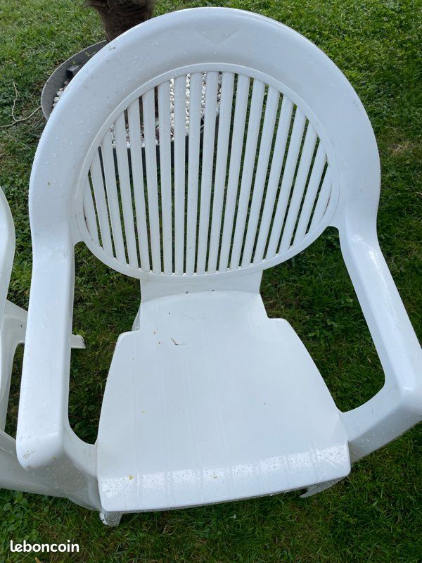 Lot de chaises en PVC (image 3)