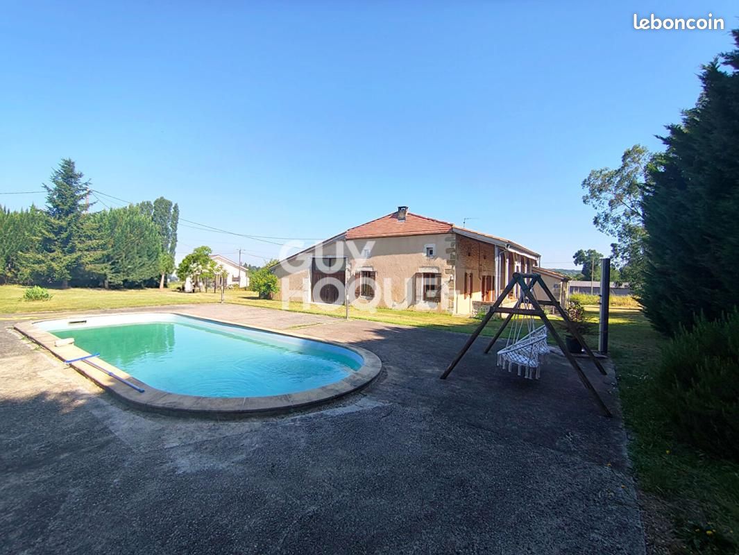 Maison 8 pièces 175 m² · à Duras · 175 m² · 318 000 €