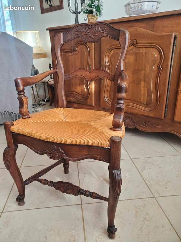 Fauteuil en noyer massif modèle crapaud (image 3)