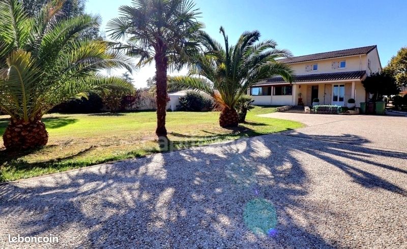 Maison 7 pièces 222 m² · à Ambarès-Et-Lagrave · 222 m² · 595 000 €