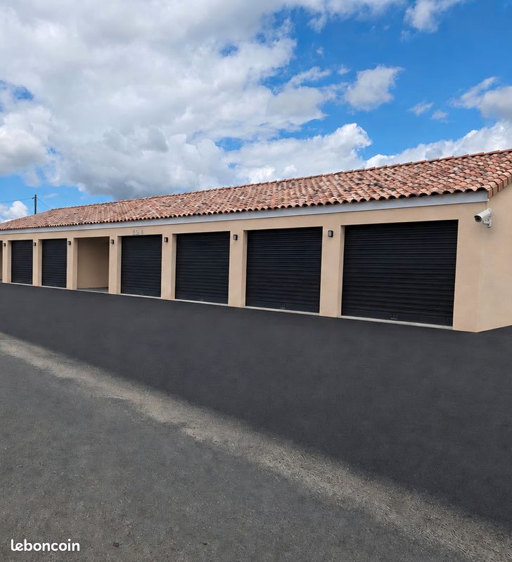 Parking 18 m² · à Pugnac · 18 m² · 90 €