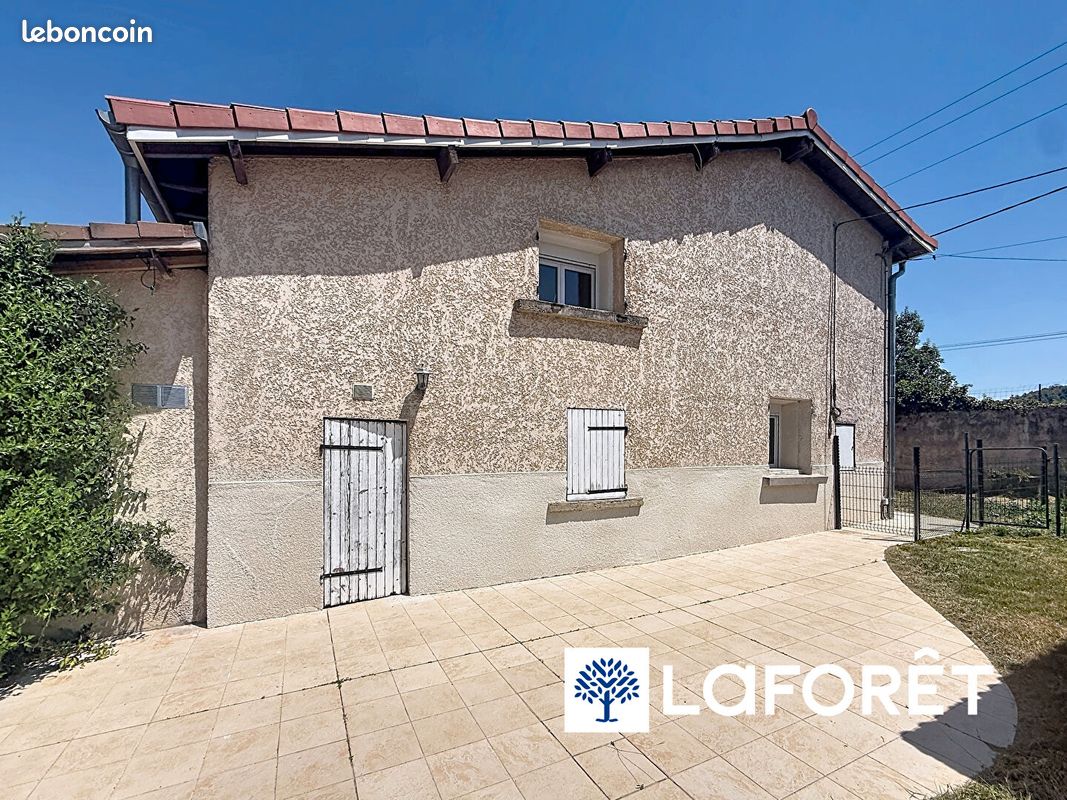 Appartement 3 pièces 74 m² · à Oytier-Saint-Oblas · 74 m² · 900 €/mois