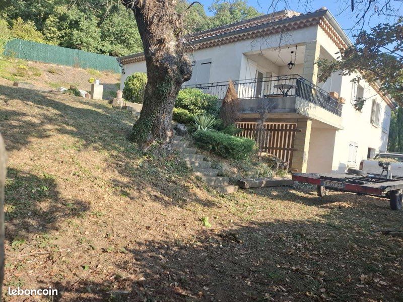 Maison 8 pièces 200 m² · à Saint-Georges-les-Bains · 200 m² · 479 000 €