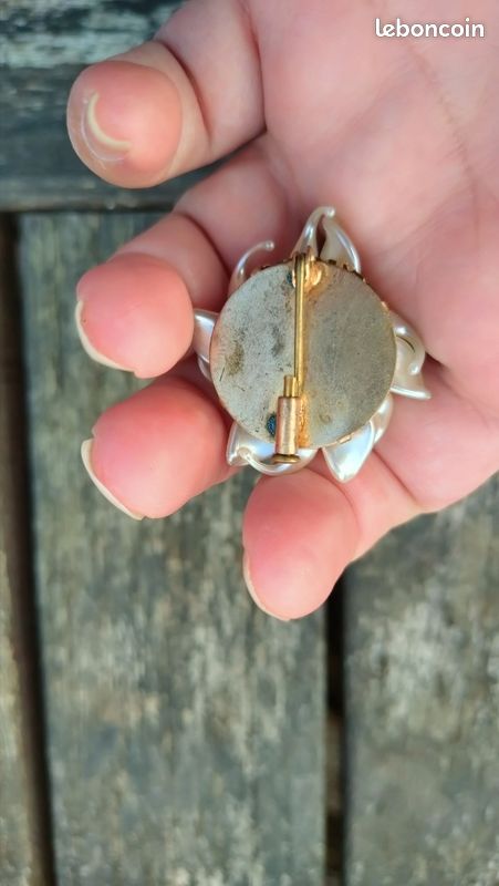 Broche vintage fleur carrée fausses perles nacrées & strass (image 3)
