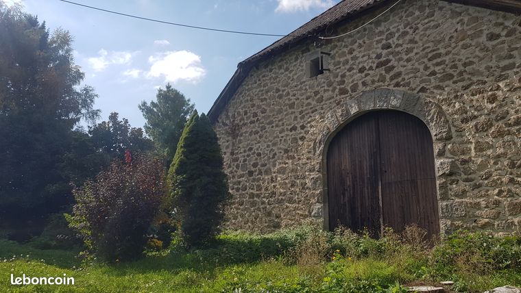 Corps de ferme Cantal 15