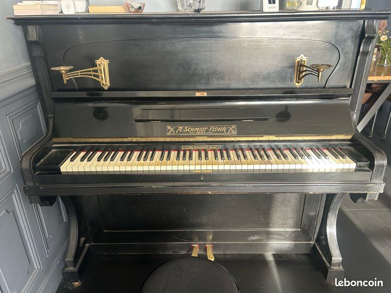 Piano (image 2)