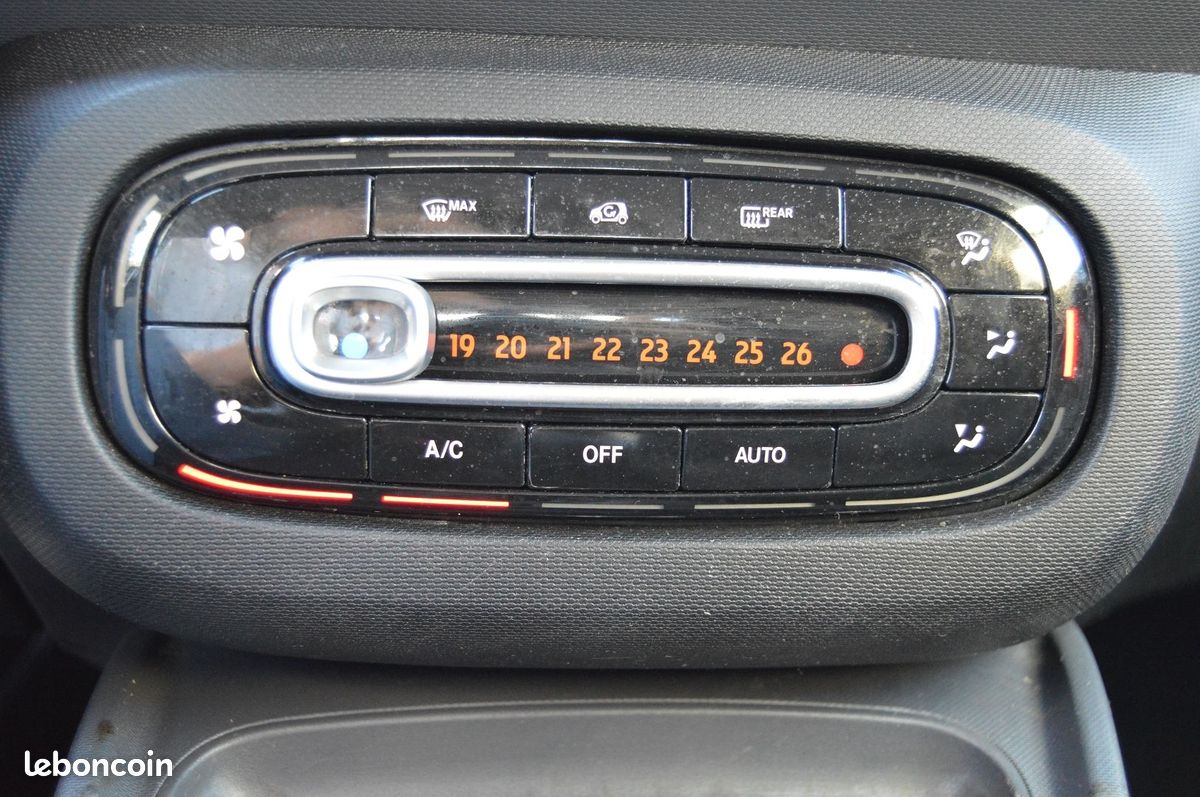 Smart FORTWO COUPE 71CH PURE TWINAMIC E6C (image 7)