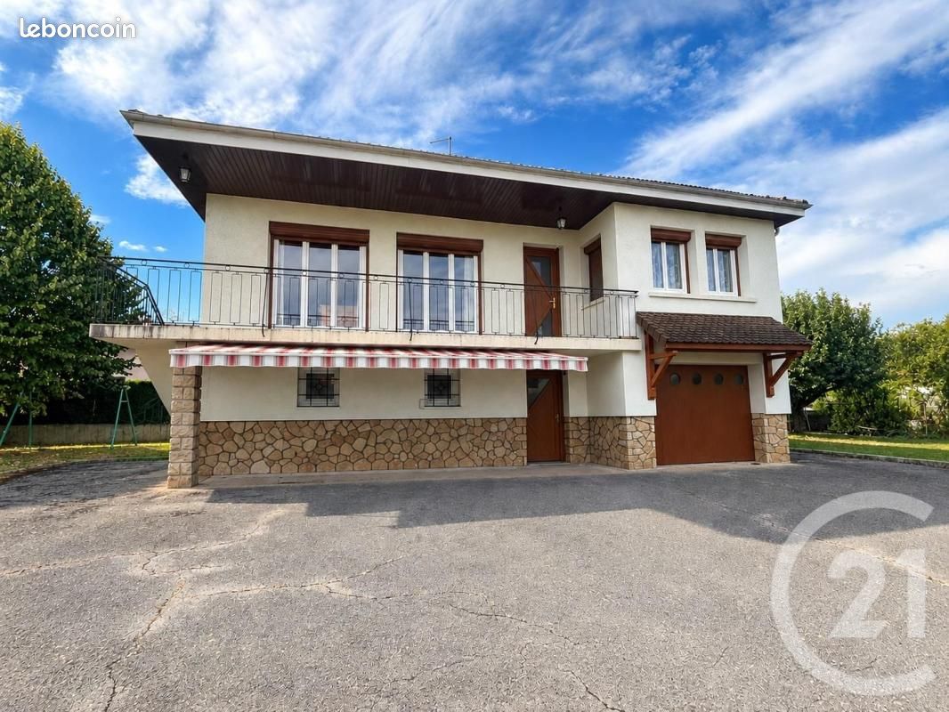 Maison 6 pièces 84 m² · à Rignieux-le-Franc · 84 m² · 325 500 €